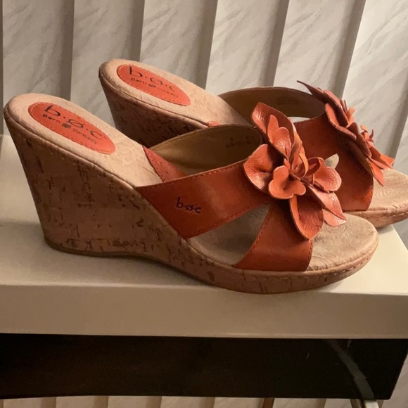Orange b.o.c. Wedge Sandals size 9. - Picture 2 of 3